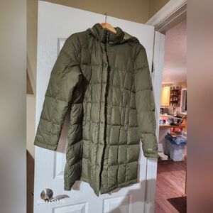 Stylish Women's Green Puffer Coat